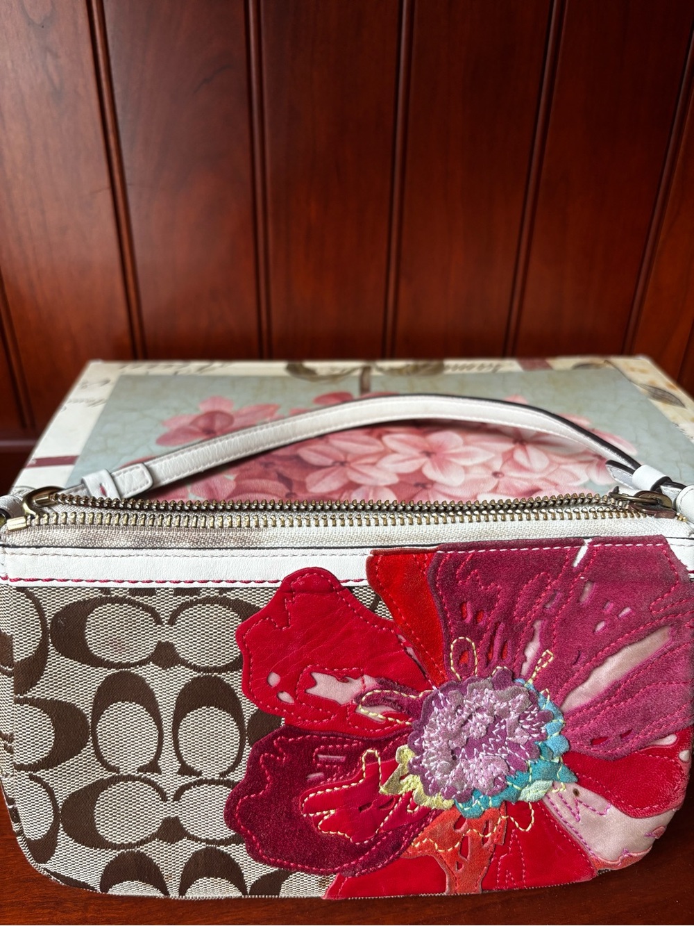 VTG Coach Signature Shoulder Bag with Red and Pink Floral Applique - Picture 2 of 12